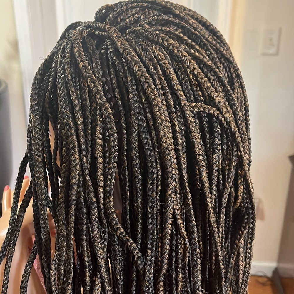 Braided wig - Picture 4 of 5